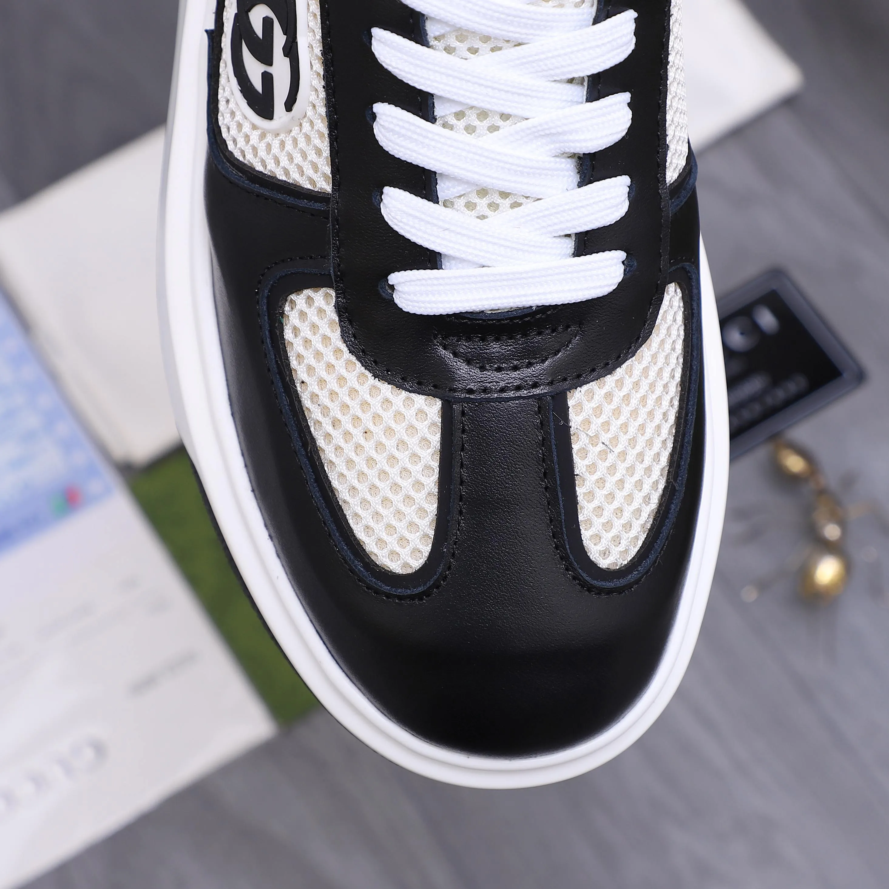 Men's shoes 💰460 Product trademark: GUCCI "Gucci" men's casual sneakers Regular size: 38-44 Product material: Selected cowhide stitching mesh mesh lining cowhide insole rubber outsole